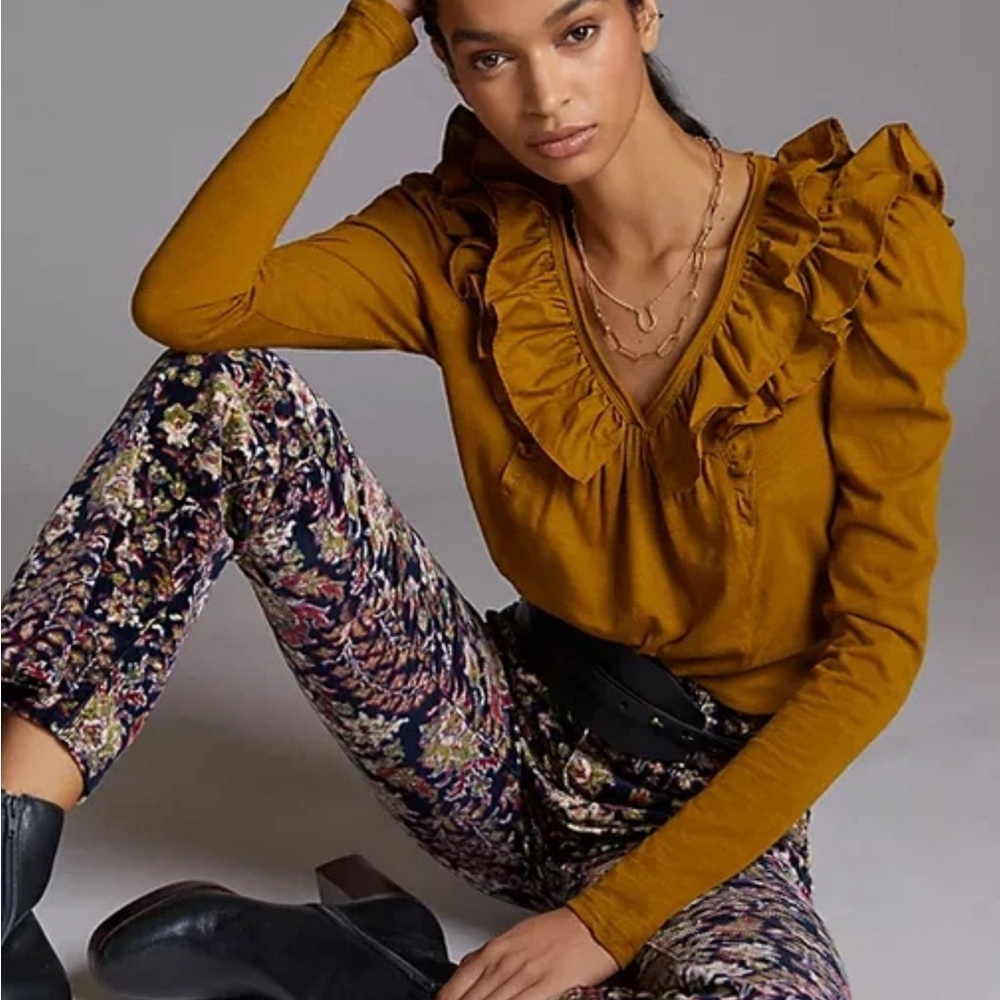 NWT NWT Anthropologie Ruffled Down V-Neck Top Shirt Ruffle Blouse Holly gold XS